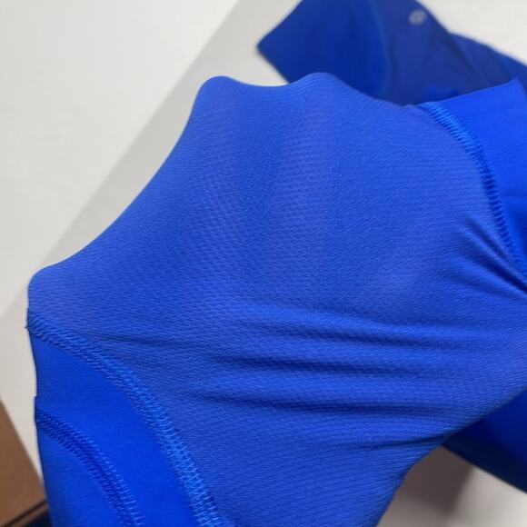 Lululemon run inspire ll crop (mesh) in harbor blue / black - Picture 6 of 11